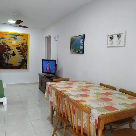 Residencial Praia Bombas 邦比尼亚斯 外观 照片