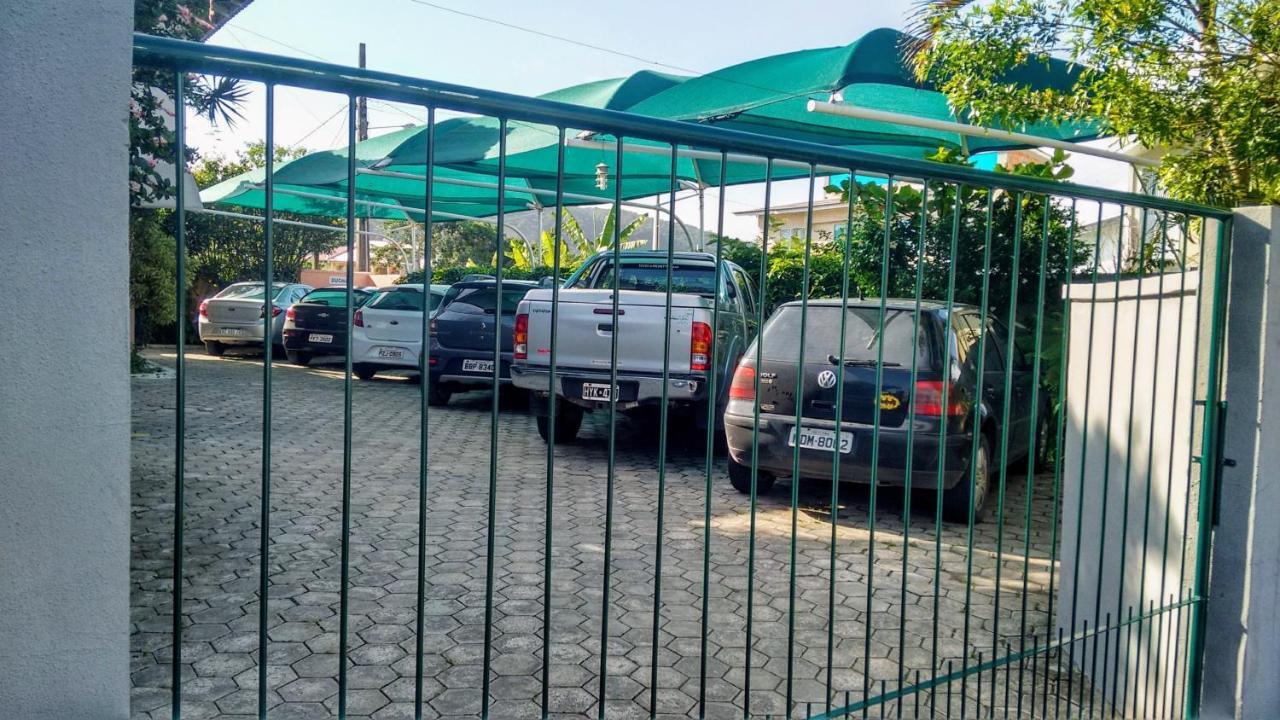 Residencial Praia Bombas 邦比尼亚斯 外观 照片