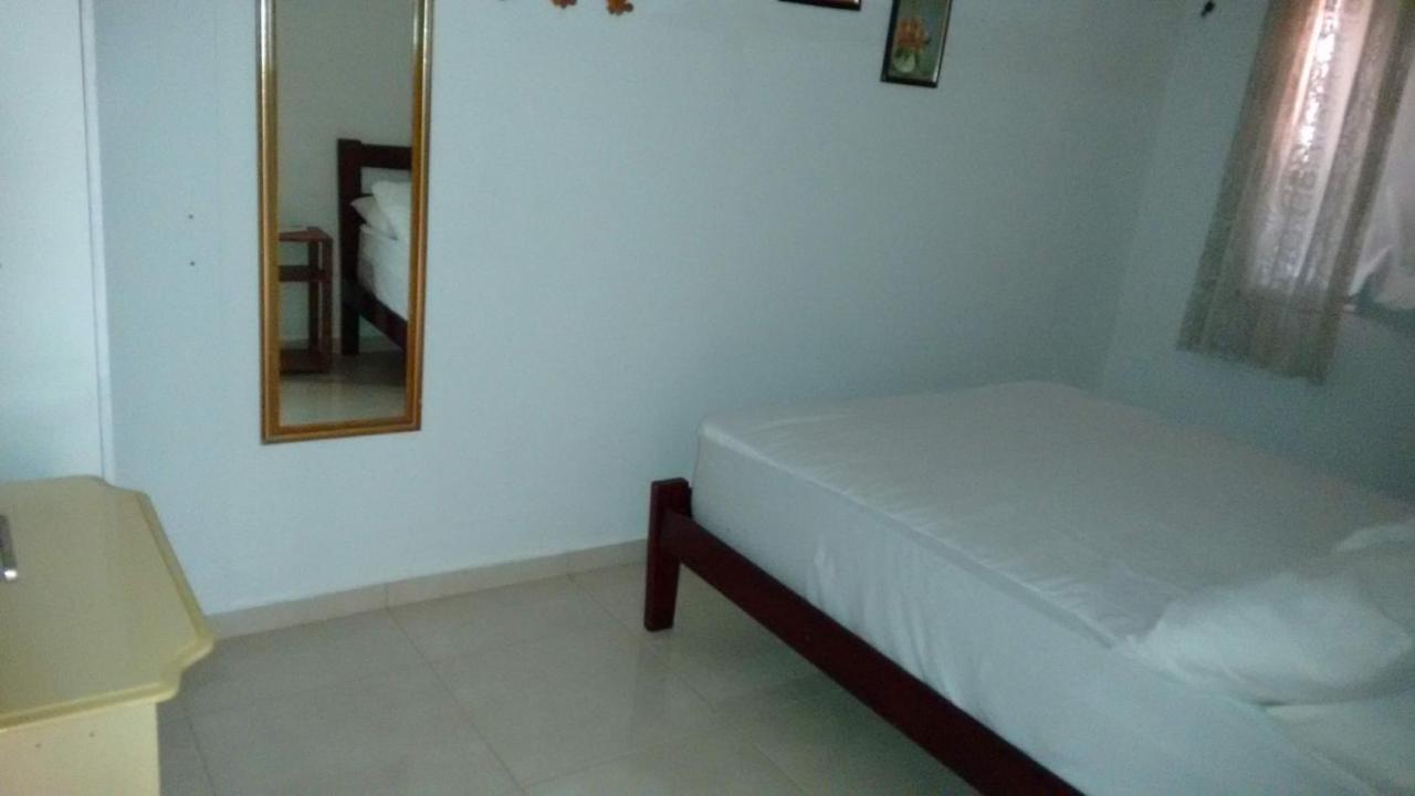 Residencial Praia Bombas 邦比尼亚斯 外观 照片
