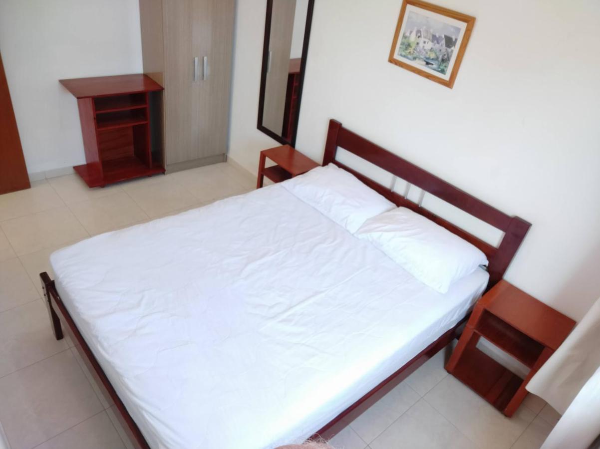 Residencial Praia Bombas 邦比尼亚斯 外观 照片
