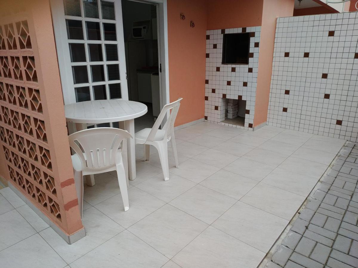 Residencial Praia Bombas 邦比尼亚斯 外观 照片