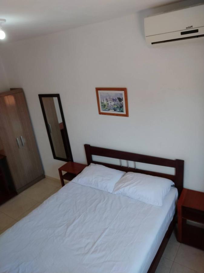 Residencial Praia Bombas 邦比尼亚斯 外观 照片