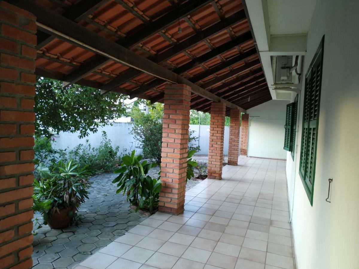 Residencial Praia Bombas 邦比尼亚斯 外观 照片